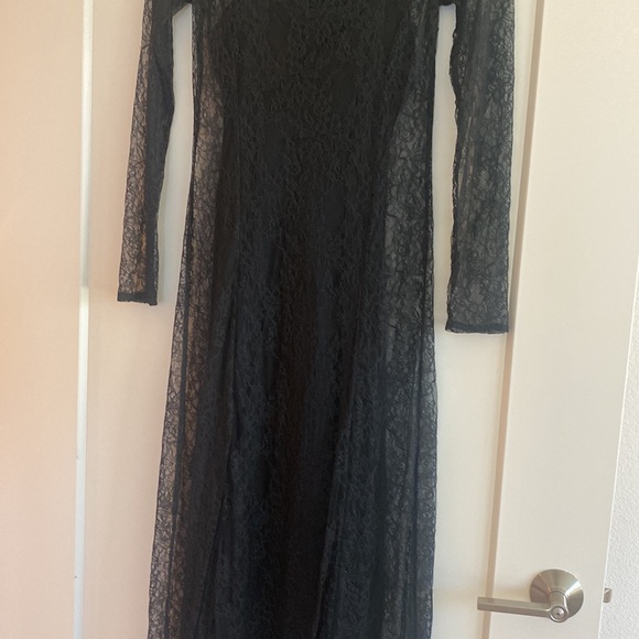 Black lace midi dress with slip and lace overlay - Picture 6 of 7